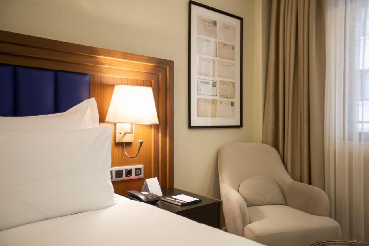 Ramada Plaza Sultanahmet Hotel Isztambul Kültér fotó A room at the hotel
