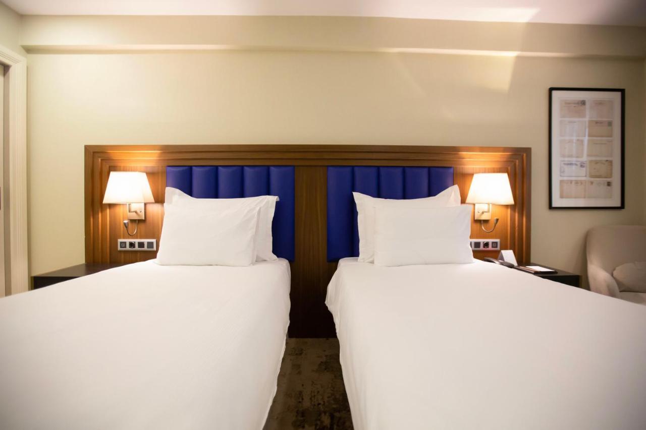 Ramada Plaza Sultanahmet Hotel Isztambul Kültér fotó A typical room at the hotel