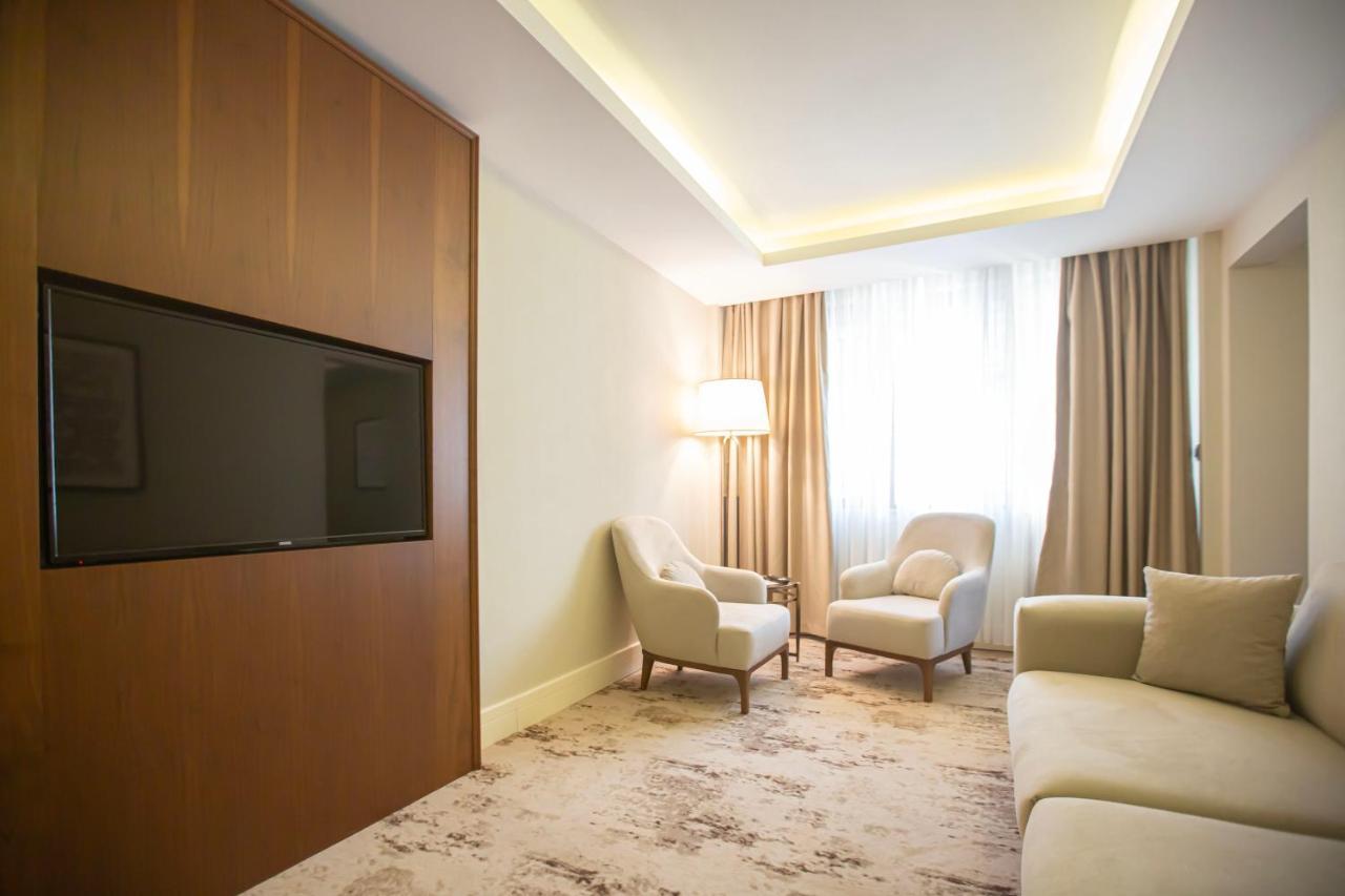 Ramada Plaza Sultanahmet Hotel Isztambul Kültér fotó A room at the hotel