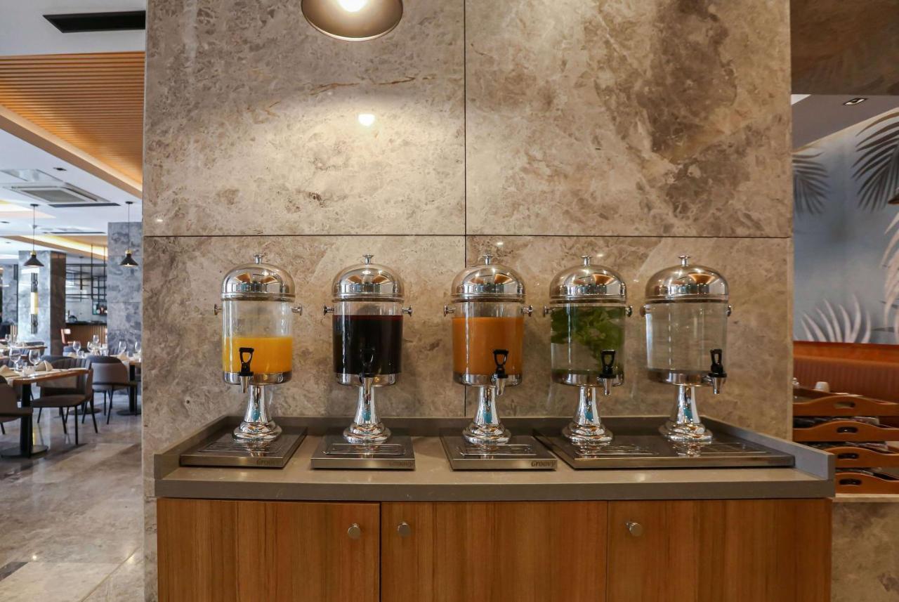 Ramada Plaza Sultanahmet Hotel Isztambul Kültér fotó Juice dispensers