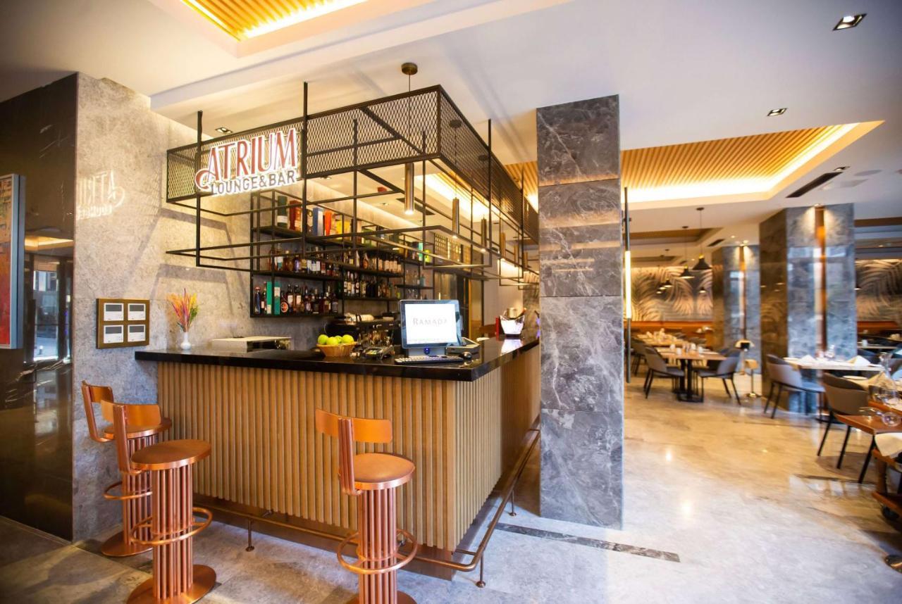 Ramada Plaza Sultanahmet Hotel Isztambul Kültér fotó The Atrium Bar