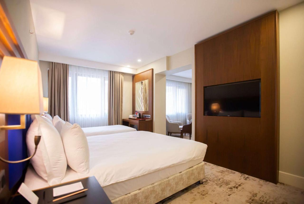 Ramada Plaza Sultanahmet Hotel Isztambul Kültér fotó A room at the hotel