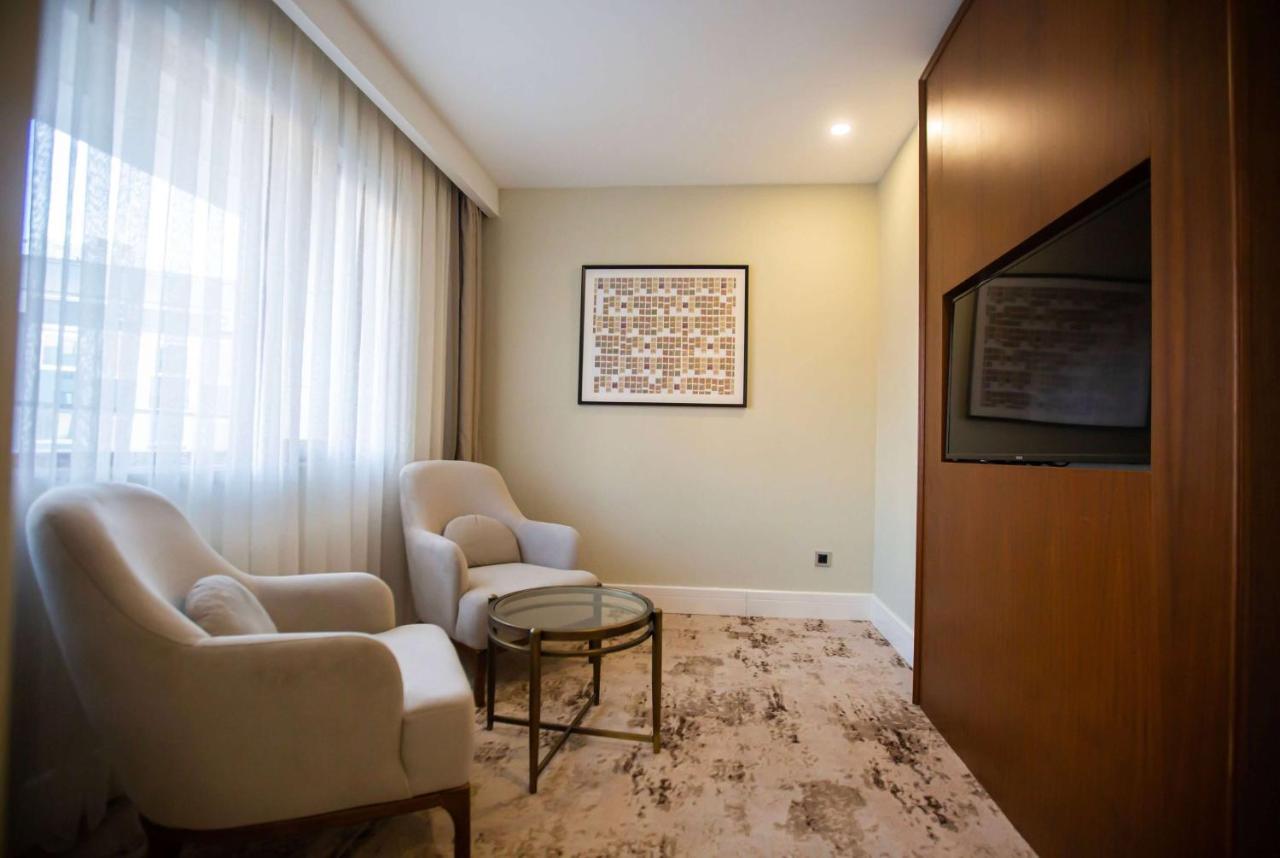Ramada Plaza Sultanahmet Hotel Isztambul Kültér fotó A room at the hotel